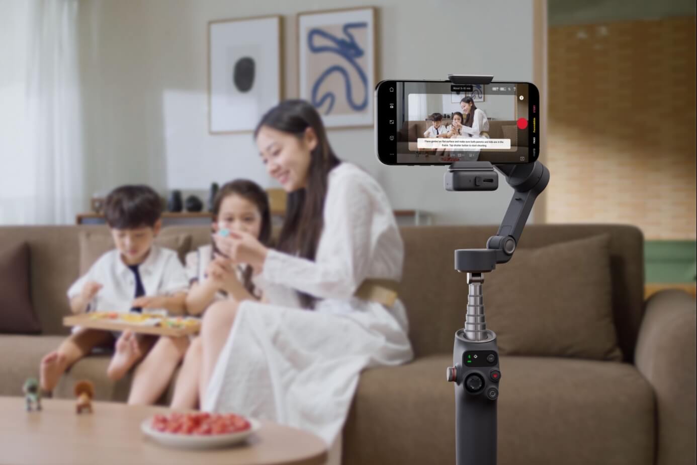 Handheld Shooting Device Q8 Pro | with Multi-functional Tracking Module