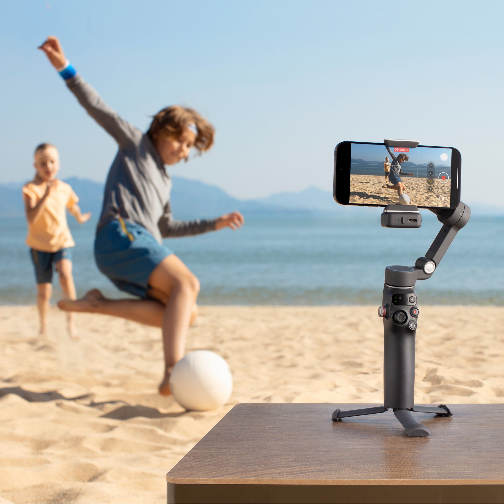 Handheld Shooting Device Q8 Pro | with Multi-functional Tracking Module